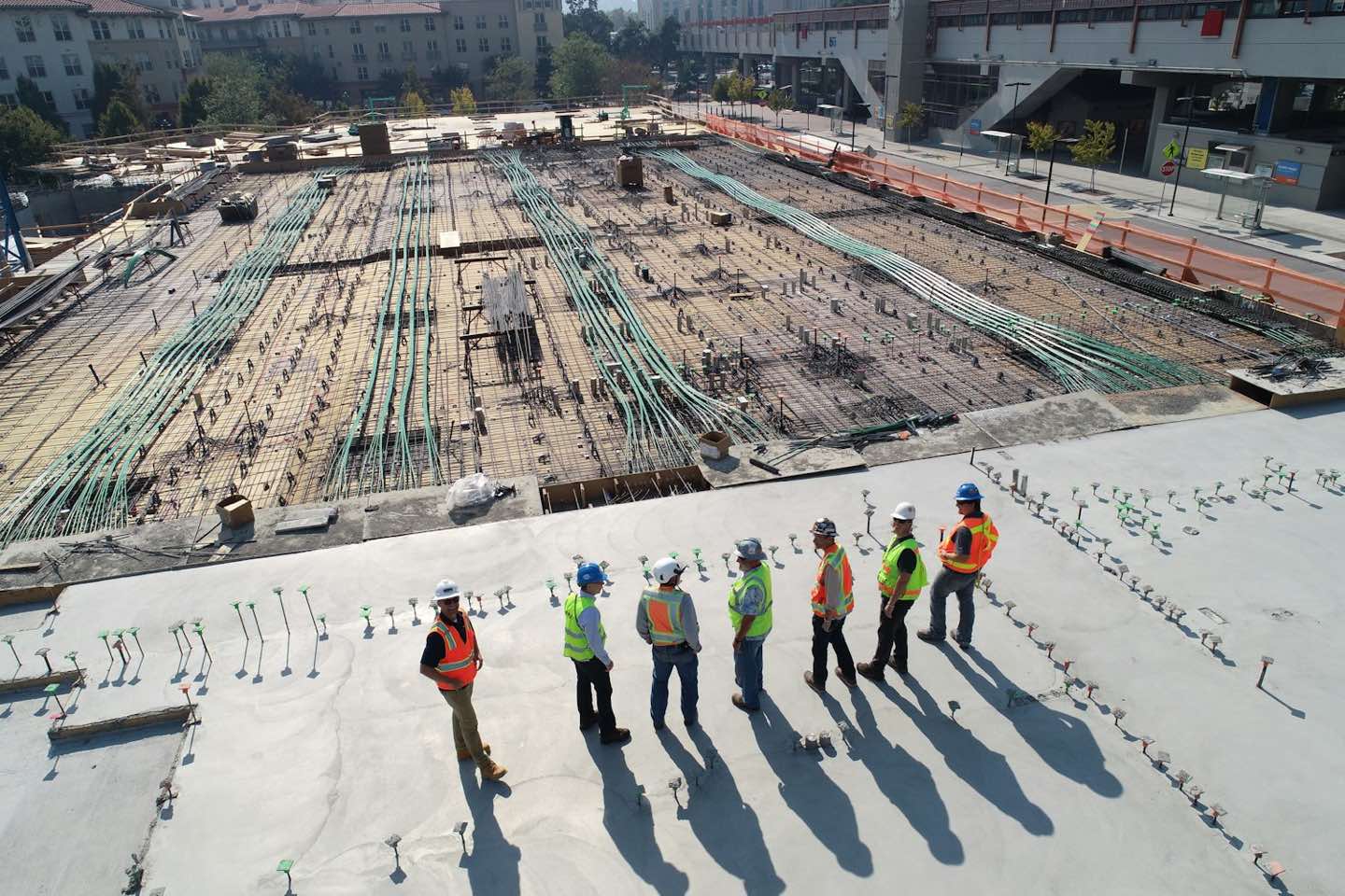 Medição de obra em andamento na construção civil